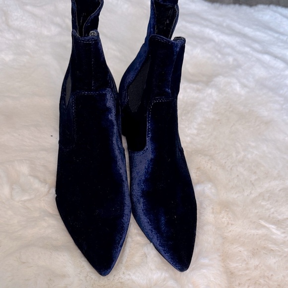 Kendall & Kylie Midnight Blue Velvet Ankle Boots | Size 7 | Like New - Picture 3 of 6